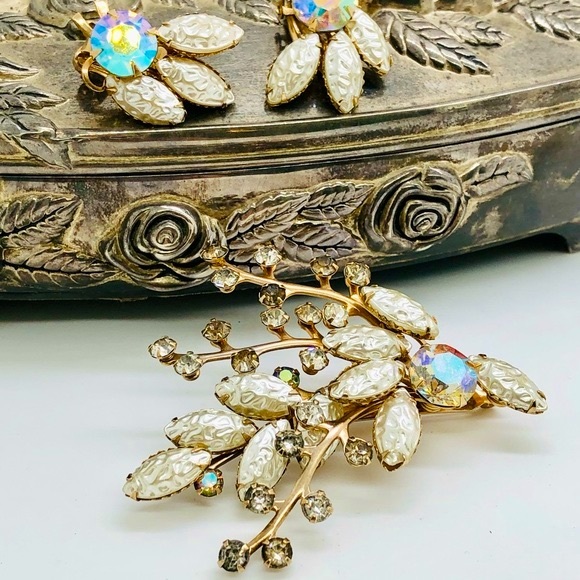 Vintage Rhinestone Lava Demi Parure Brooch & Earrings - Picture 5 of 11